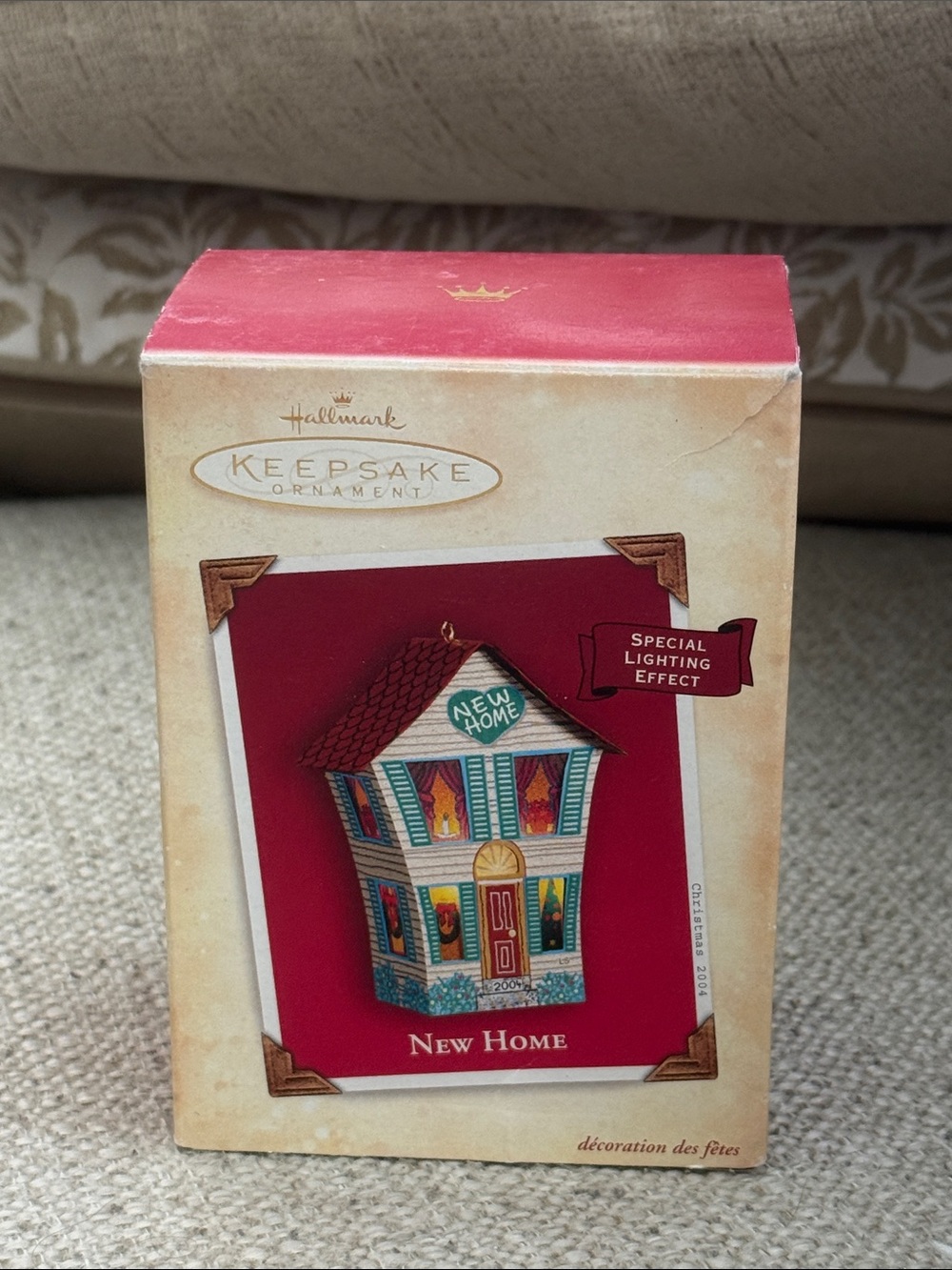 2004 Hallmark Keepsake New Home Tin House Light Effect Ornament Boxed